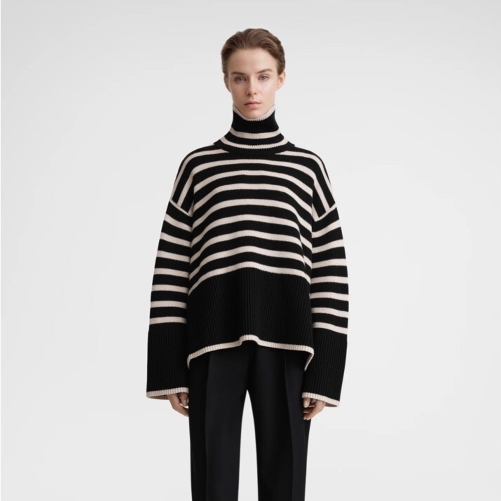 Toteme Signature Turtleneck Sweater